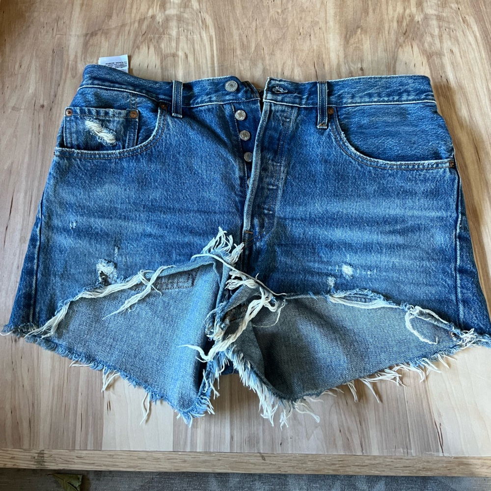 Levi 501 button closure jean shorts
